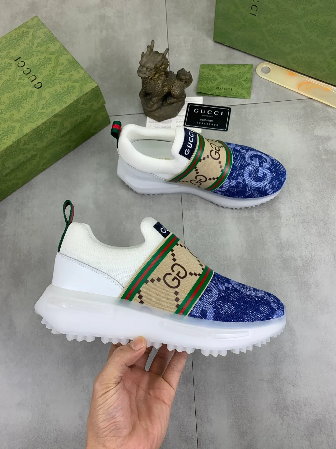 Men's shoes 💰P460💰[New style]🆘 Gucci [GUCCI] classic fashion high-top men's shoes, synchronized with counters, exquisite workmanship, exquisite color matching, the upper is made of original soft double G calfskin Gucci webbing ➕ first-layer pigskin lining ➕ pigskin feet The lasts made according to the original version are quite attractive both on the foot and in the placement. There is no need to comment on the good ones. They are absolutely versatile. Number of sizes: 38-44, 3️⃣colors🉑️ to choose from.